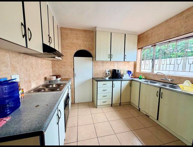 4 BEDROOM HOUSE FOR SALE IN RESERVOIR HILLS